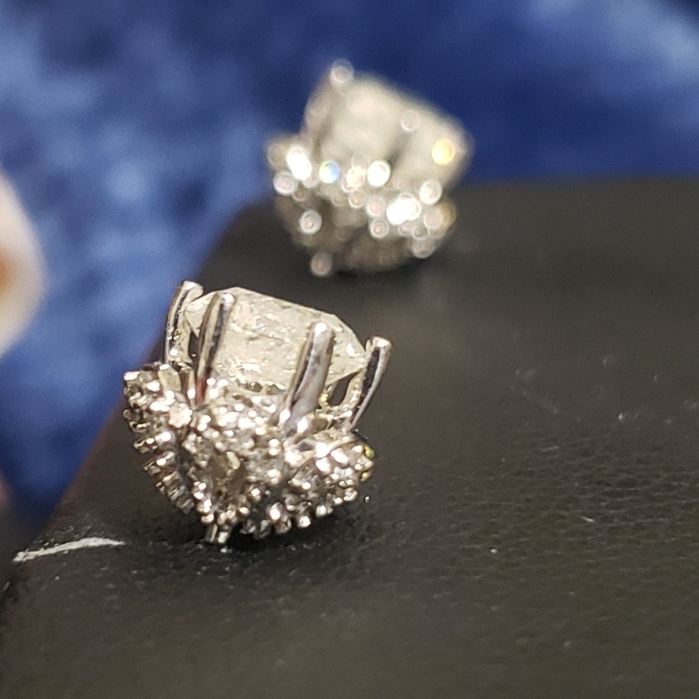 2 carrot diamond studs